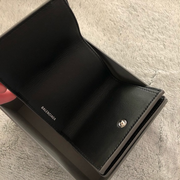 Balenciaga Everyday Mini Trifold Glitter Wallet - Picture 10 of 16
